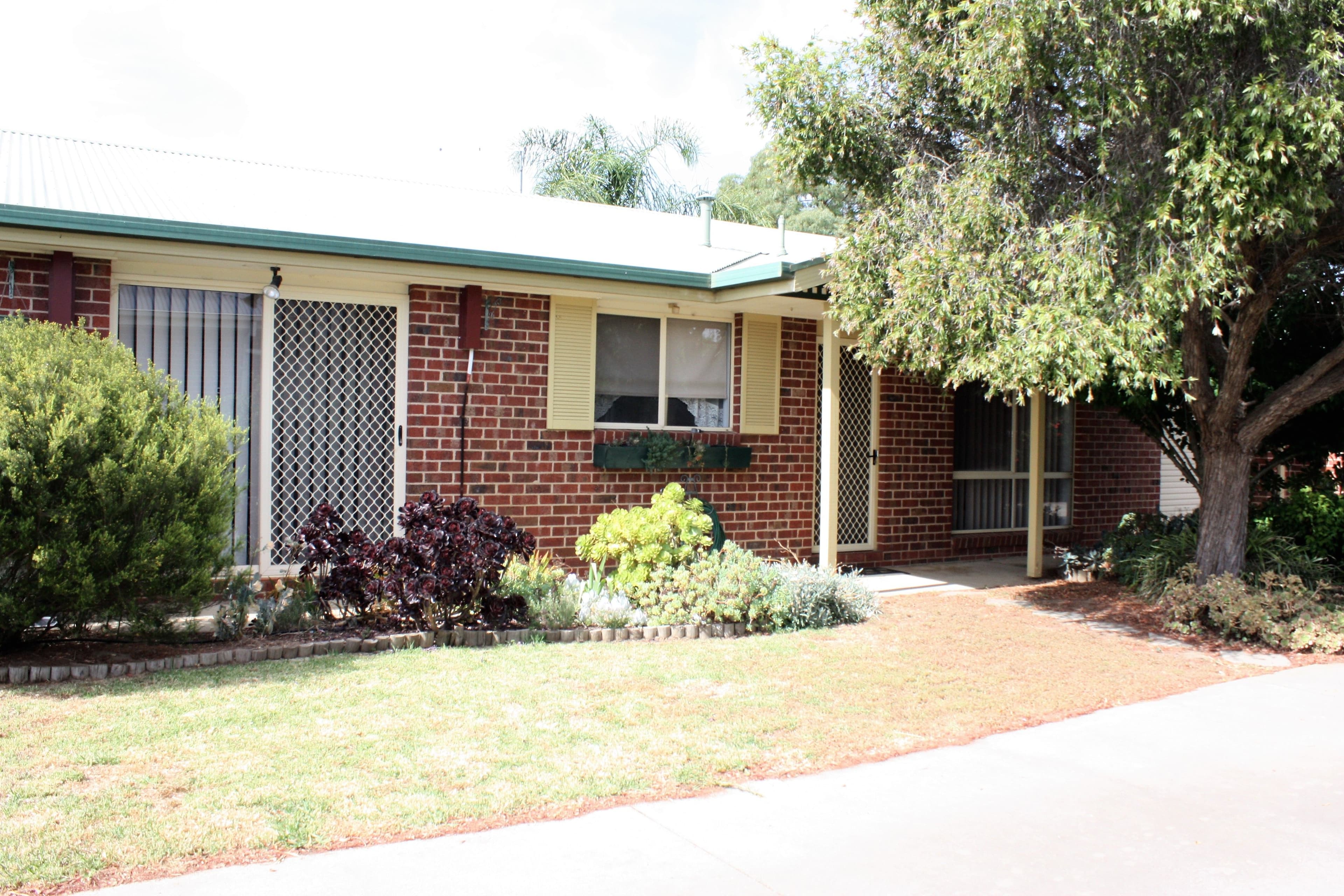 257 Hume Street, Corowa - Image 1