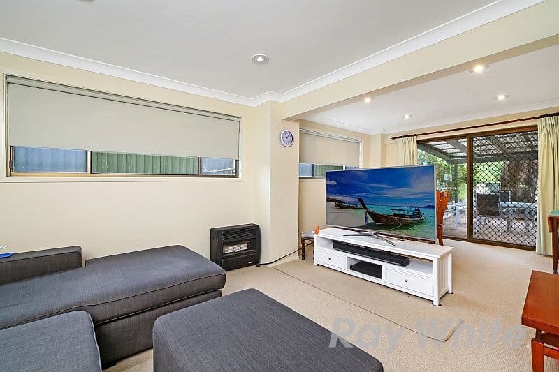 27 Chelmsford Road, Charmhaven - Thumbnail 4