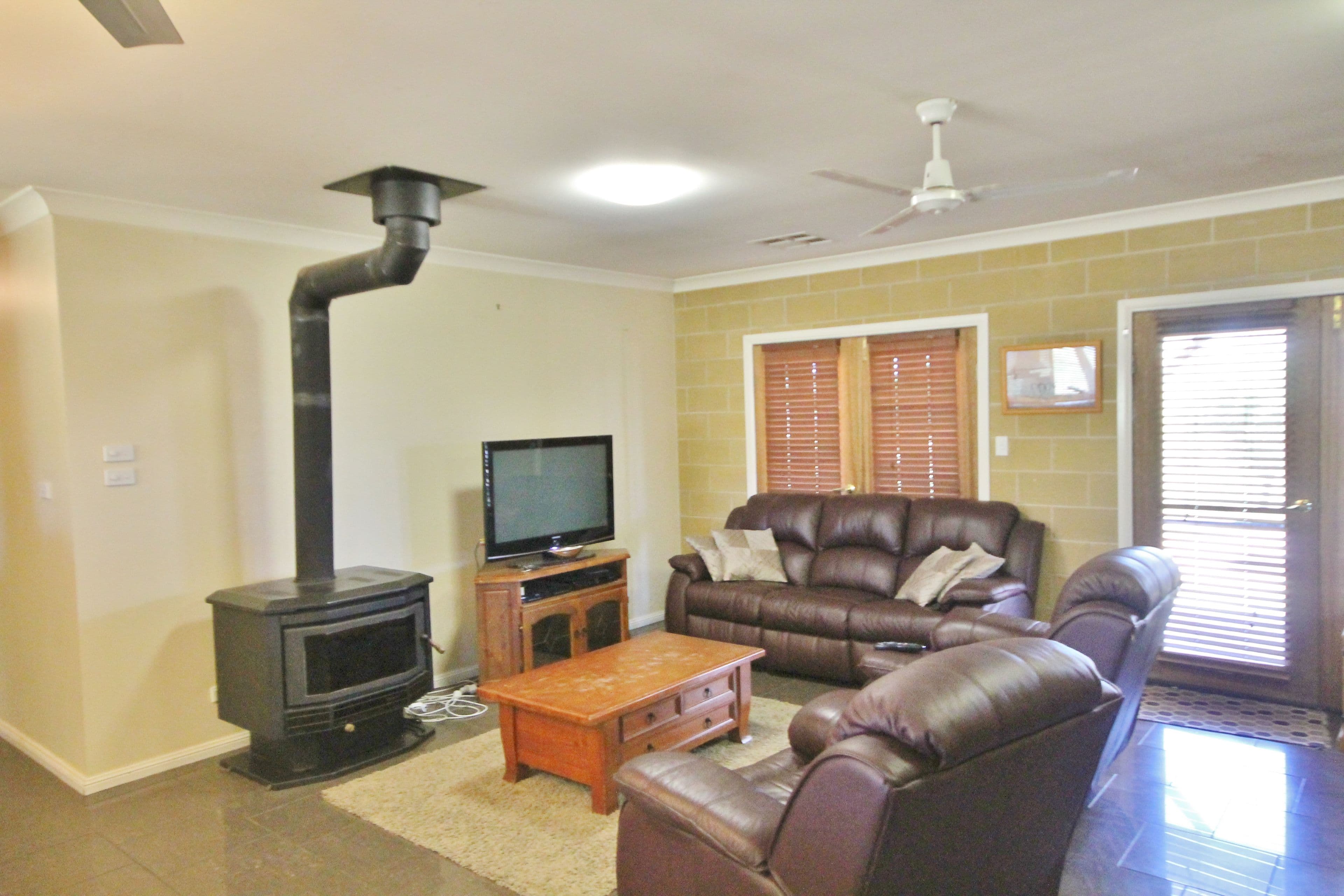 243 Scenic Road, Young - Thumbnail 6