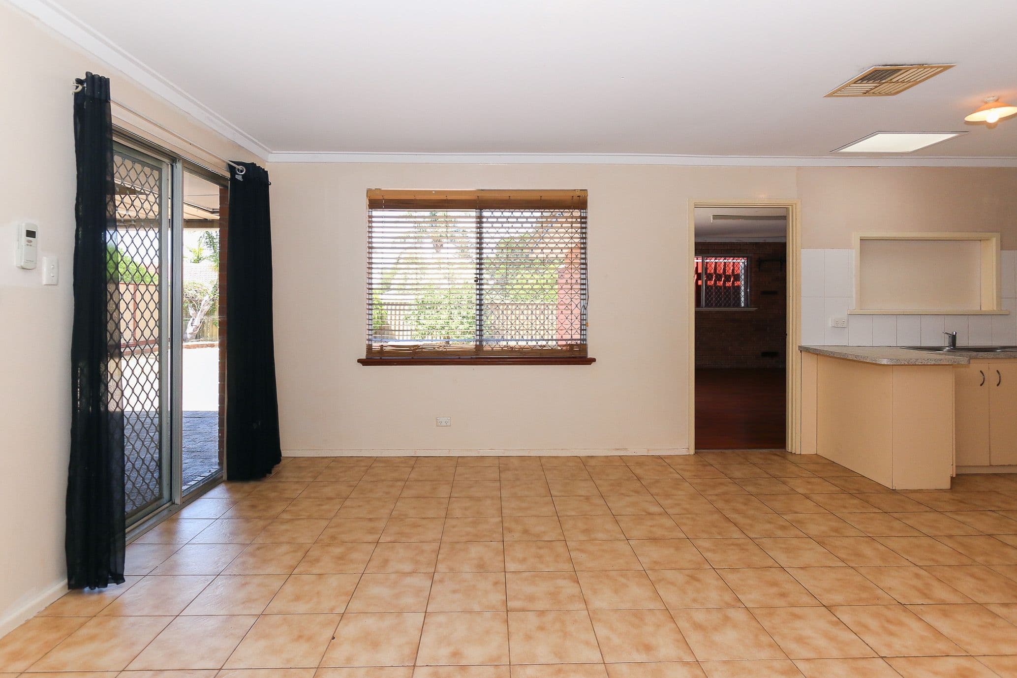 10 Matilda Street, Huntingdale WA 6110, Huntingdale - Thumbnail 7