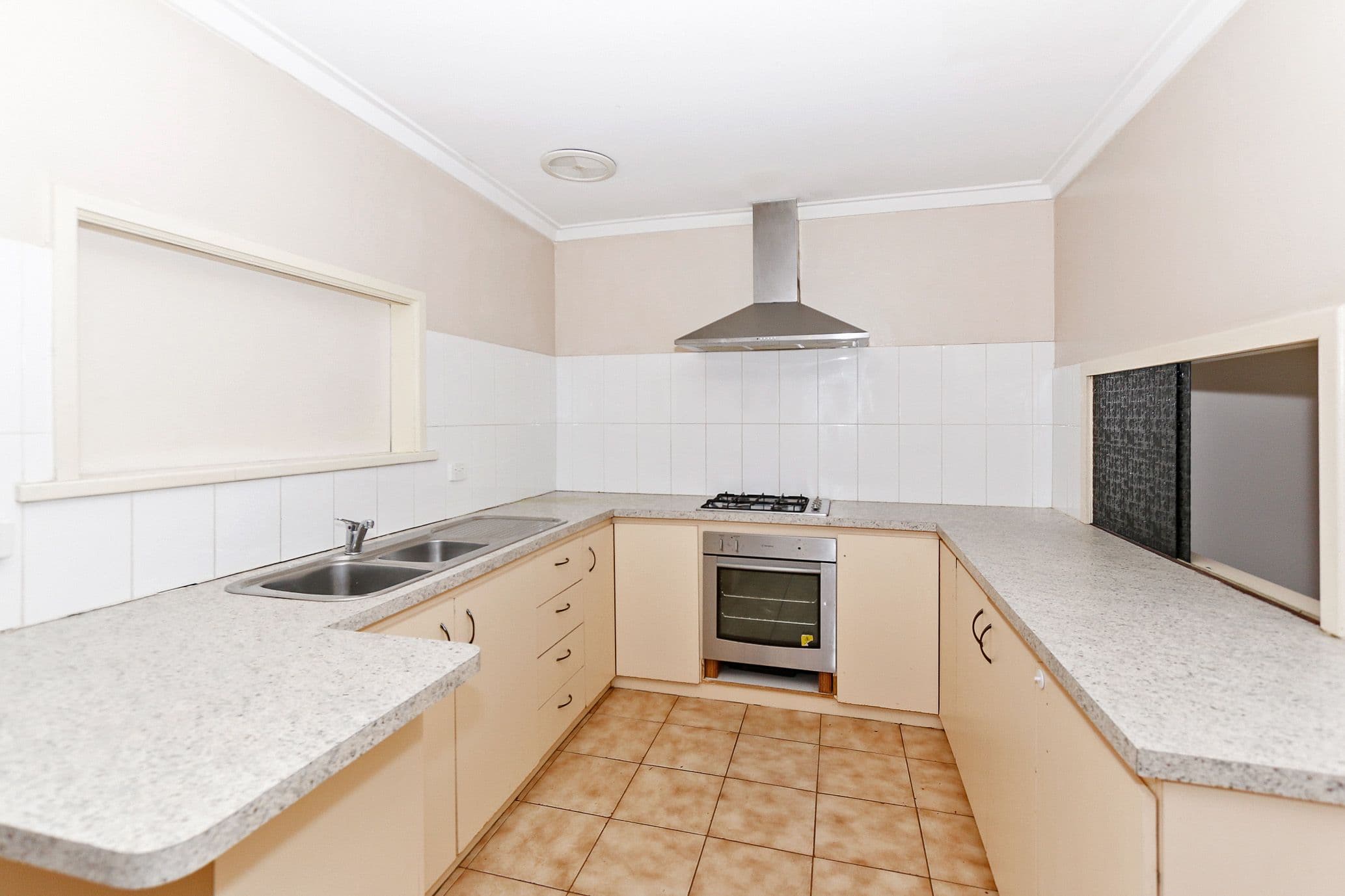 10 Matilda Street, Huntingdale WA 6110, Huntingdale - Thumbnail 4
