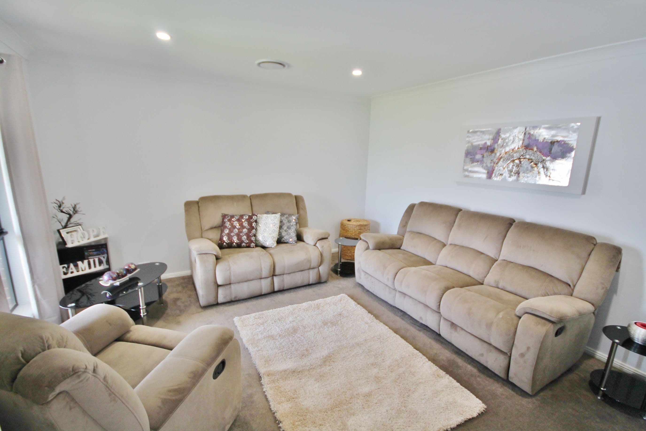 46 Jordan Place, Young - Thumbnail 4