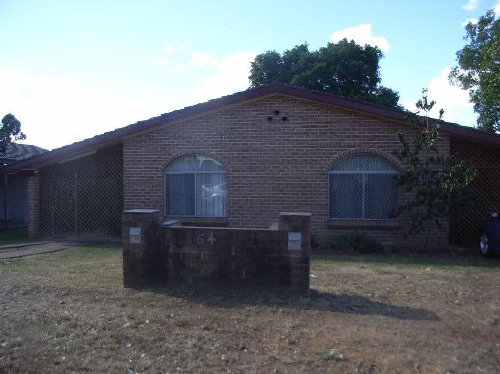 2 / 64 Petra Avenue, Tamworth NSW 2340, Tamworth - Image 1