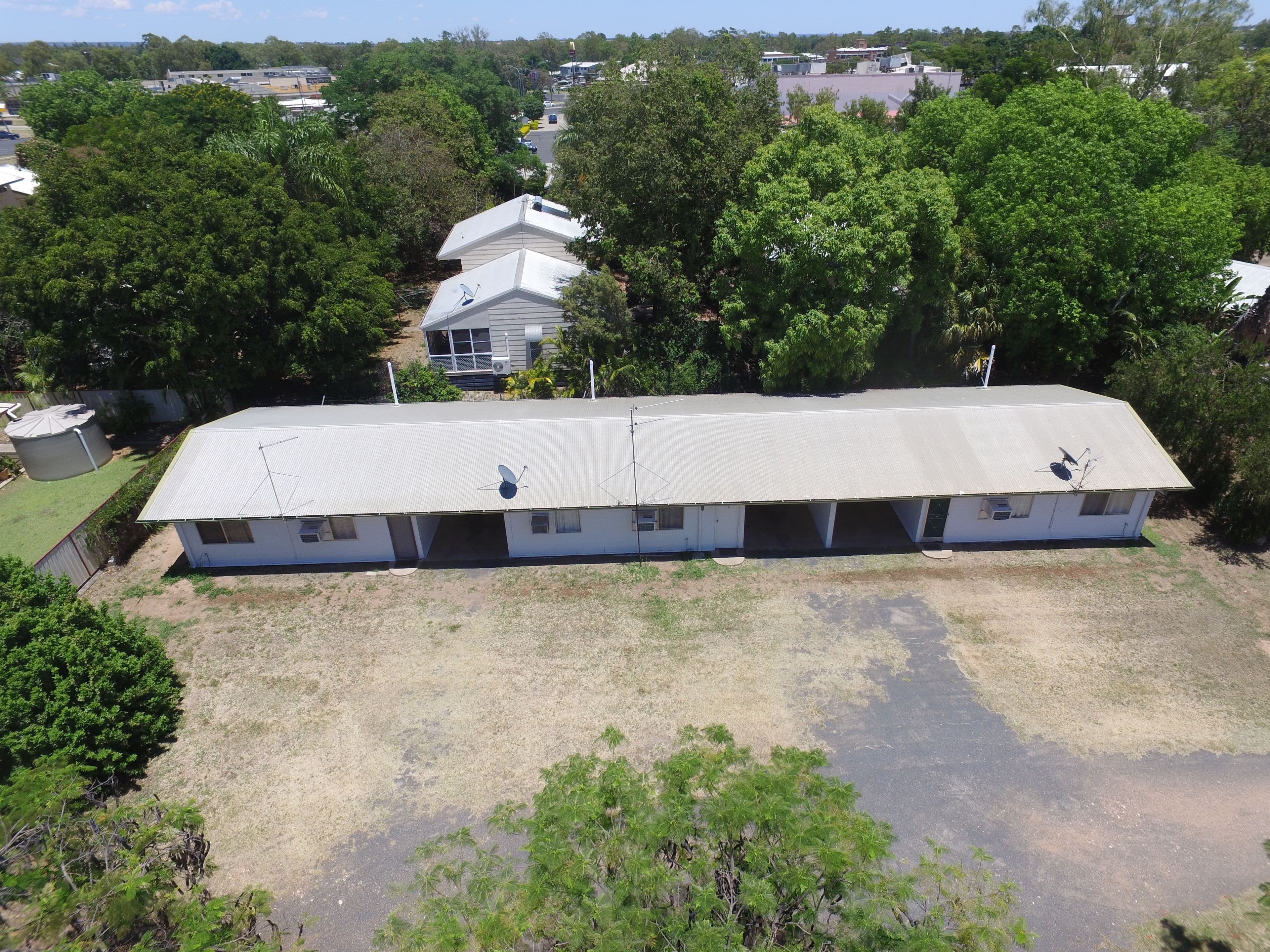24 Esmond Street, Emerald QLD 4720, Emerald - Thumbnail 4