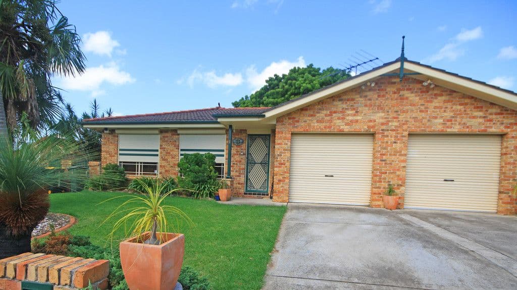 2 Moss Place, St Helens Park - Image 1