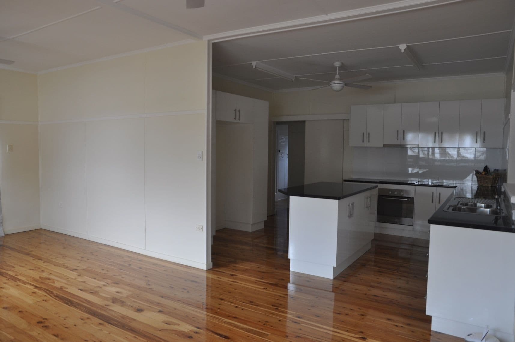 9 Dodd Street, NEWTOWN QLD 4350, Newtown - Thumbnail 3