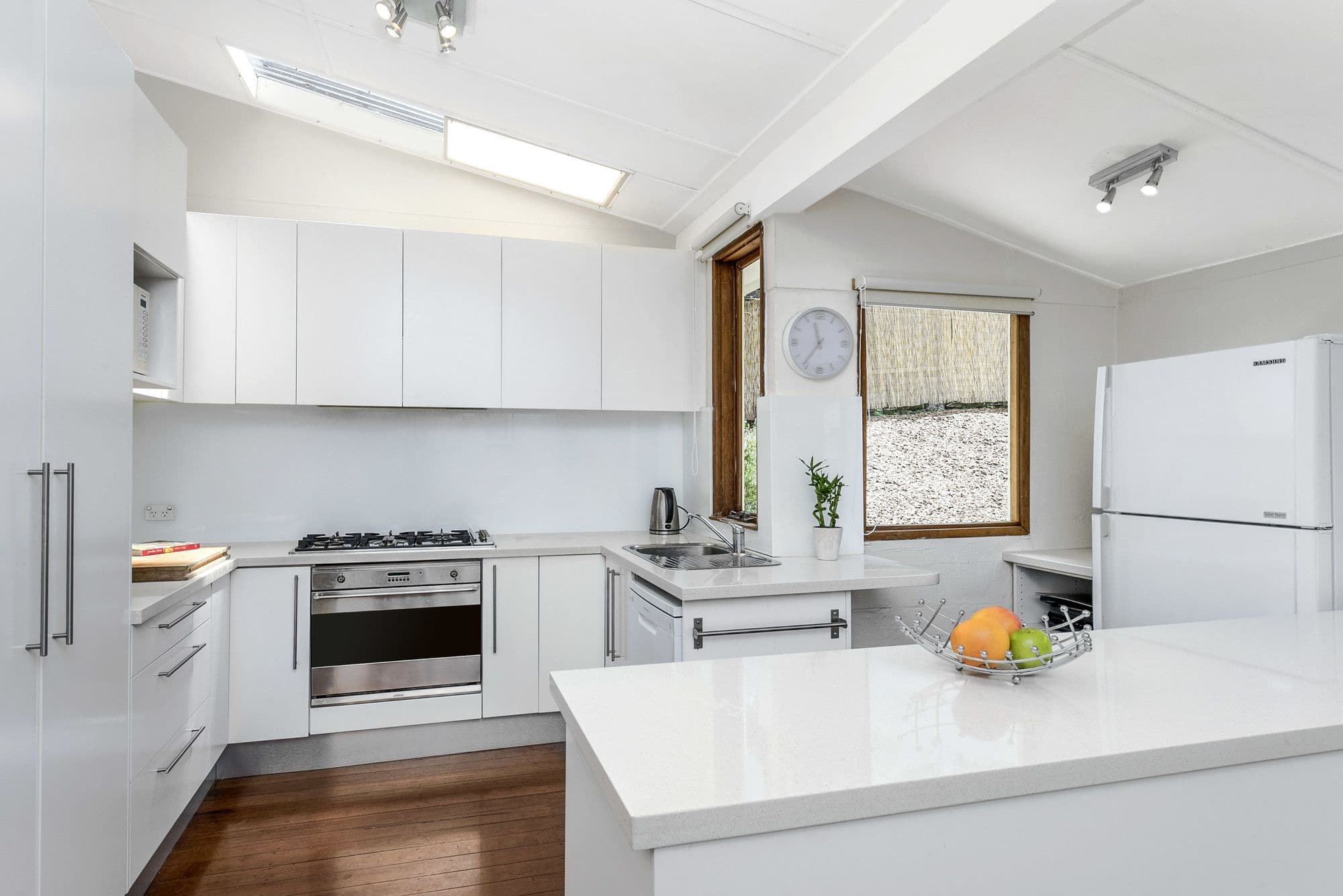 6 Sarner Road, Greenwich - Thumbnail 3