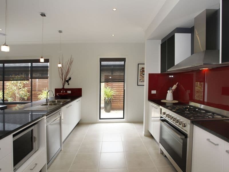 7 Caversham Drive, Pakenham VIC 3810, Pakenham - Thumbnail 3