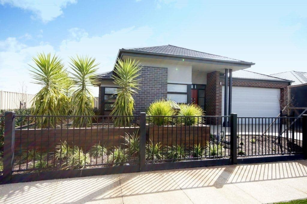 7 Caversham Drive, Pakenham VIC 3810, Pakenham - Thumbnail 2