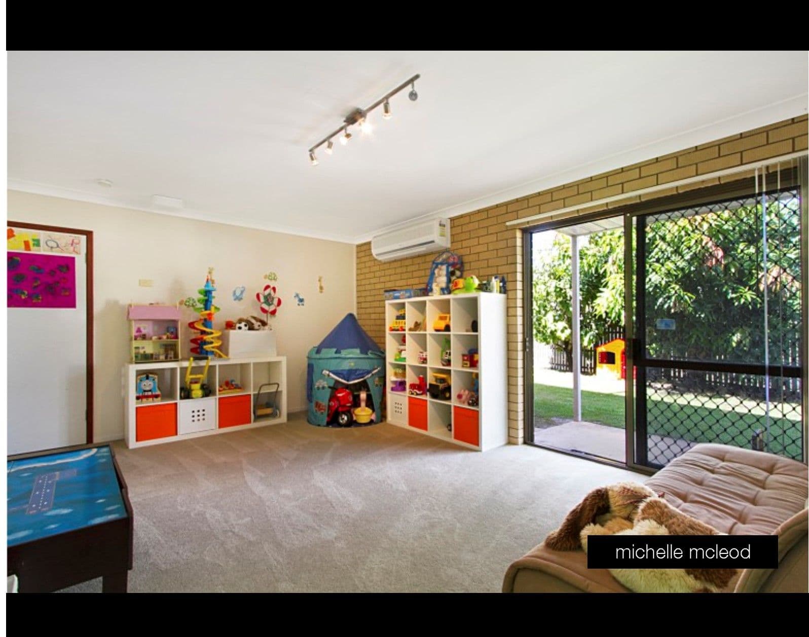 21 Mondra Street, Kenmore QLD 4069, Kenmore Hills - Thumbnail 6