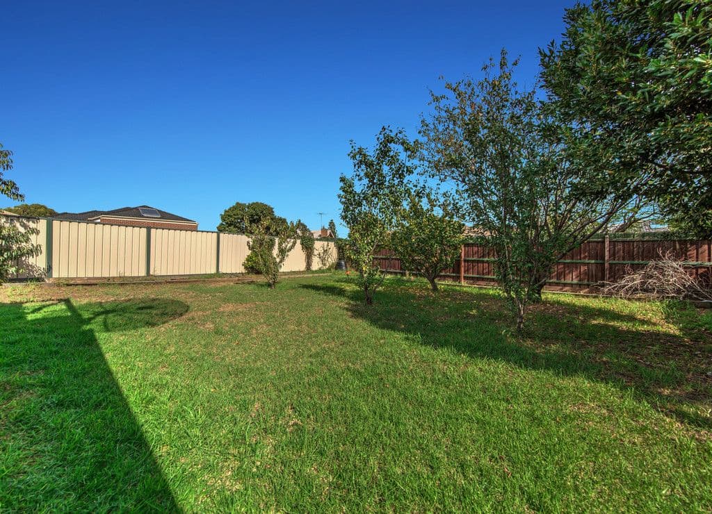 27 Kerrison Avenue, St Albans VIC 3021, St Albans - Thumbnail 7
