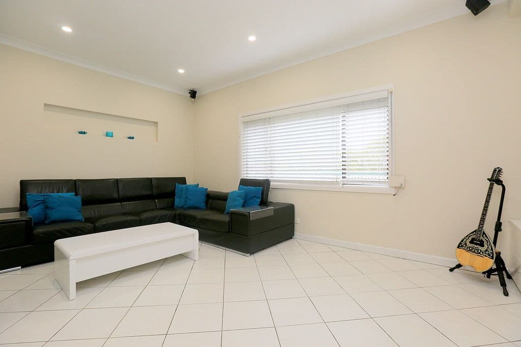 42 Gray Crescent, Yagoona - Thumbnail 3