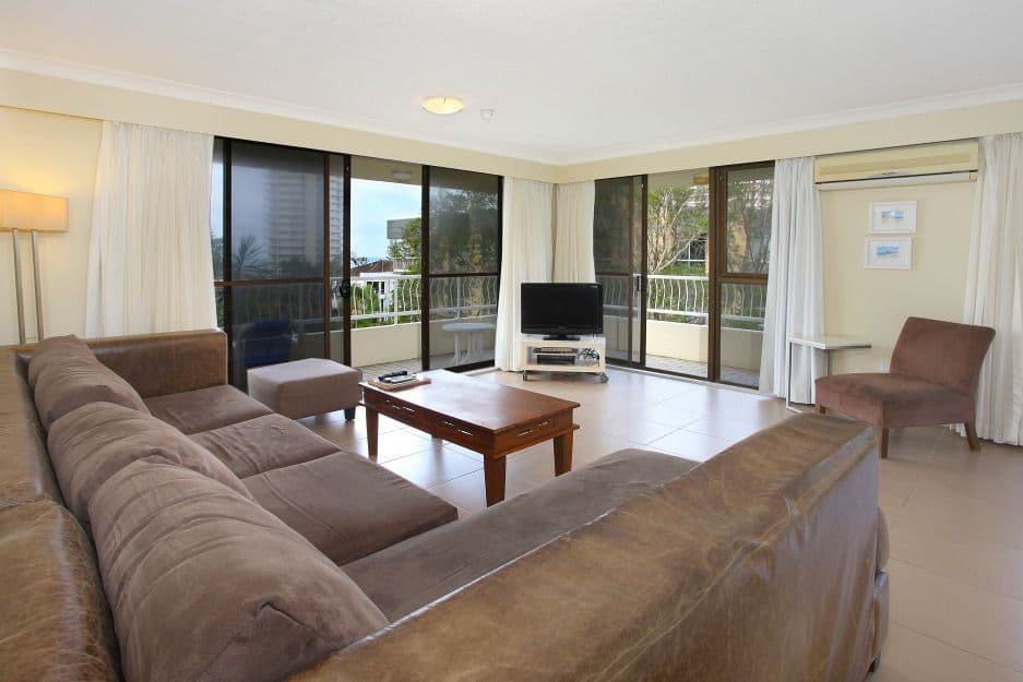 18 'Capricornia' 121 Surf Parade, Broadbeach QLD 4218, Broadbeach - Thumbnail 3