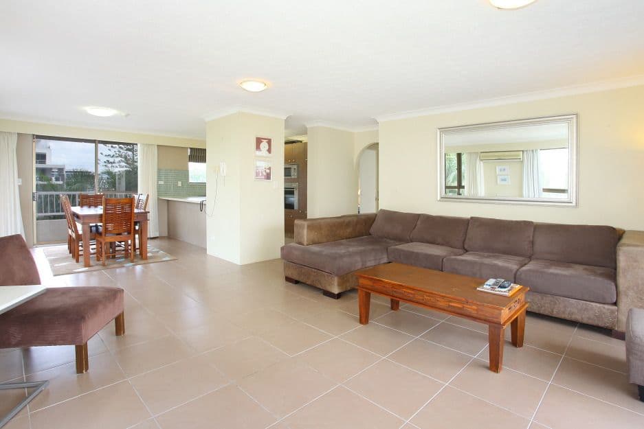 18 'Capricornia' 121 Surf Parade, Broadbeach QLD 4218, Broadbeach - Thumbnail 2