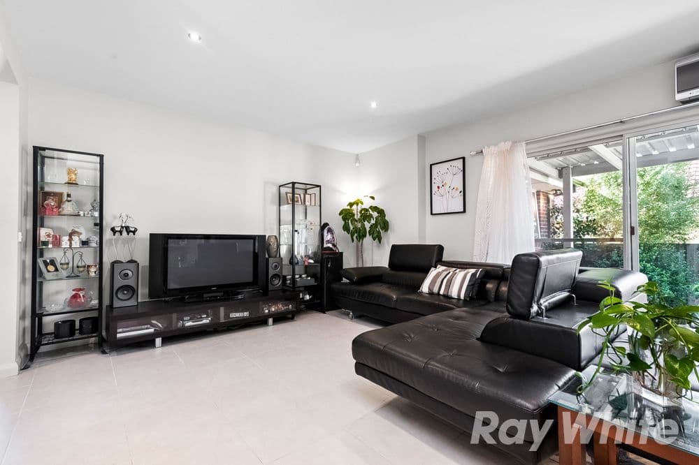 6 Monterey Avenue, Glen Waverley VIC 3150, Glen Waverley - Thumbnail 4