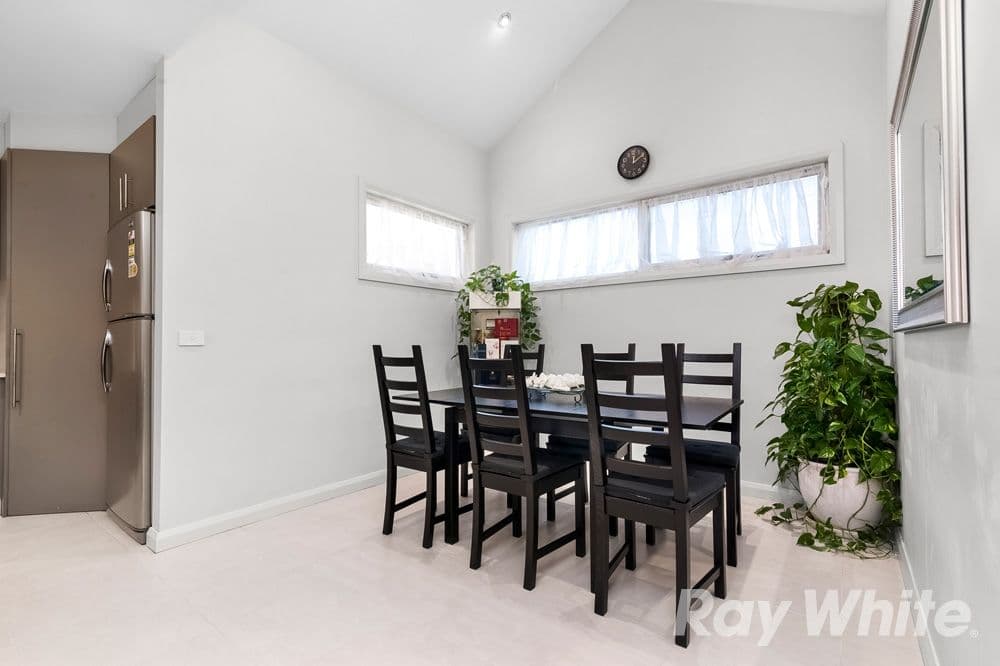 6 Monterey Avenue, Glen Waverley VIC 3150, Glen Waverley - Thumbnail 3
