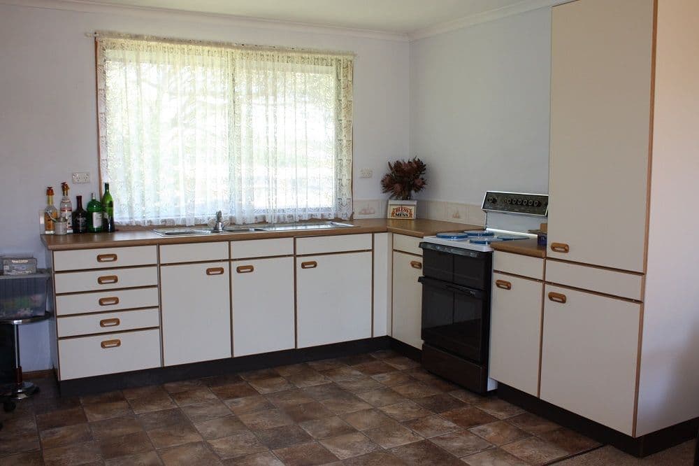 196 Dukes Road, LAKE ALBERT NSW 2650, Lake Albert - Thumbnail 6