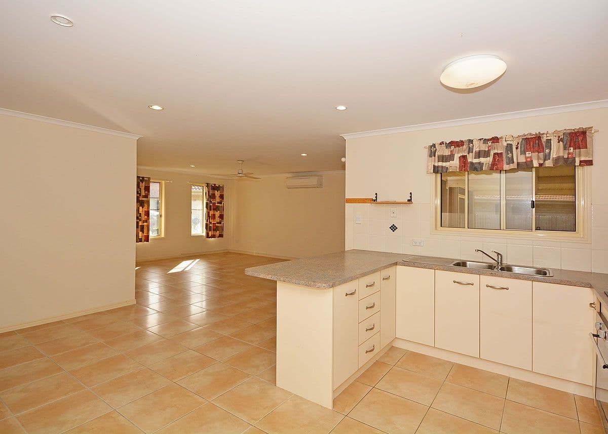 15 Trill Court, Urangan QLD 4655, Urangan - Thumbnail 2