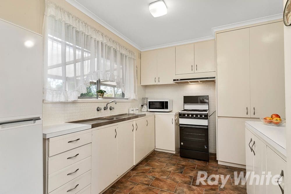 12 Huxley Avenue, Mulgrave VIC 3170, Mulgrave - Thumbnail 2