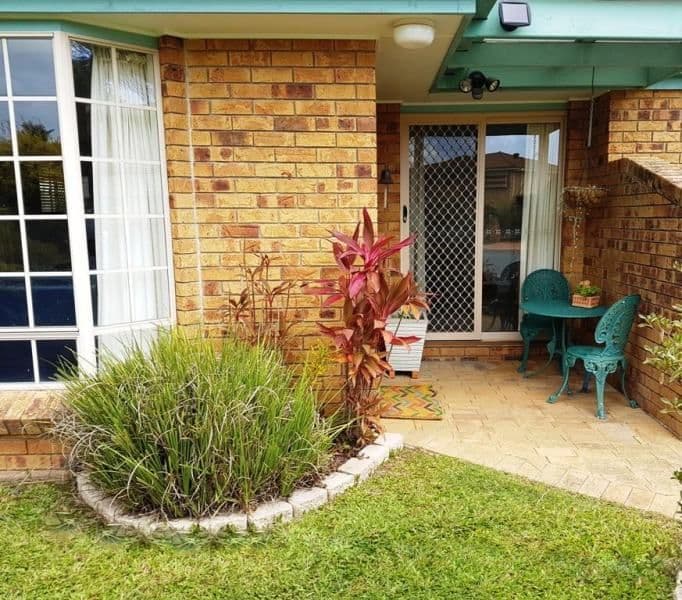 4 Teal Court, Burleigh Waters QLD 4220, Burleigh Waters - Thumbnail 2