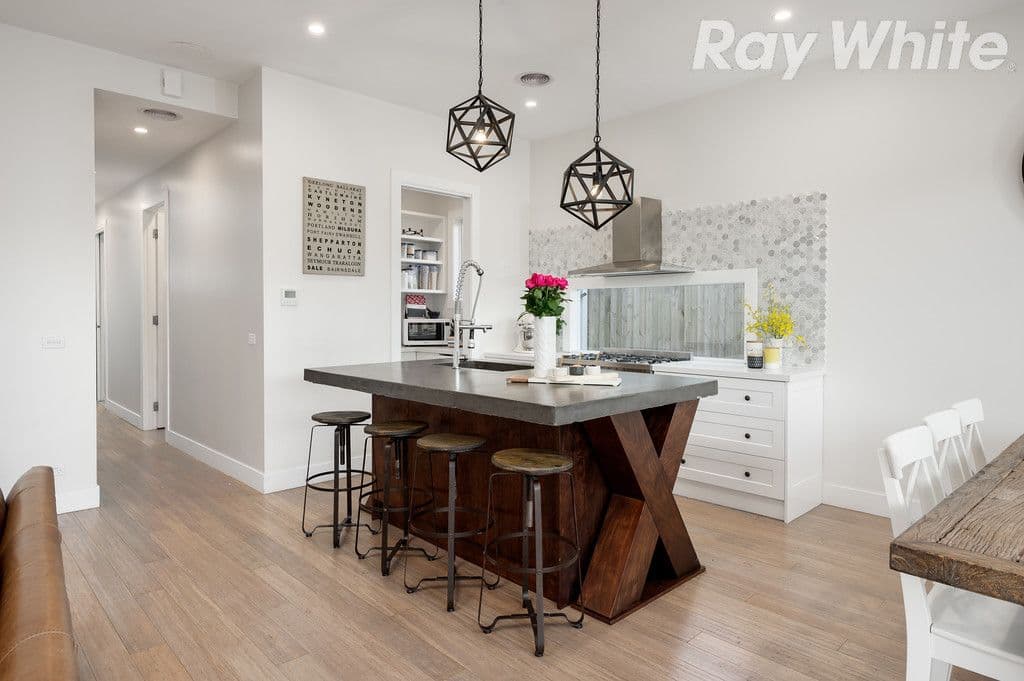 39 Leamington Street, Reservoir VIC 3073, Reservoir - Thumbnail 2