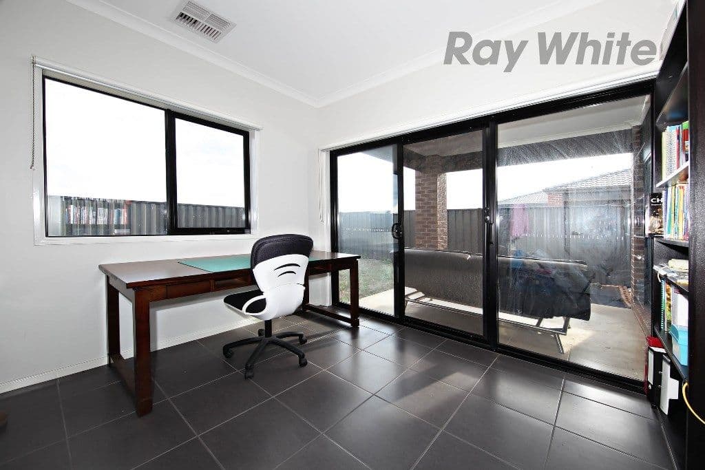 74 Victorking Drive, Point Cook VIC 3030, Point Cook - Thumbnail 4