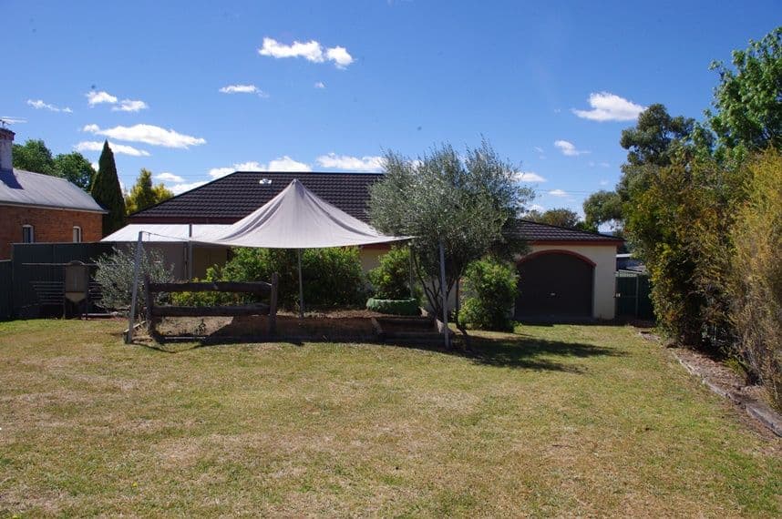 2 Bannockburn Road, Inverell - Thumbnail 2