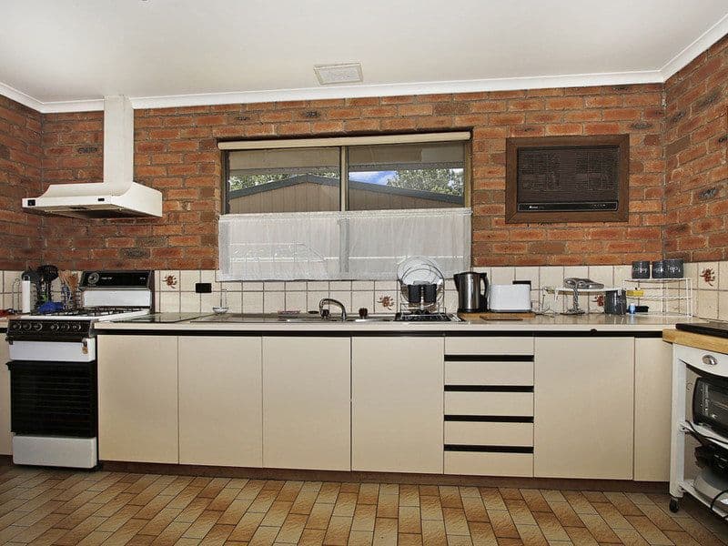 26 Monds Avenue, Benalla VIC 3672, Benalla - Thumbnail 2