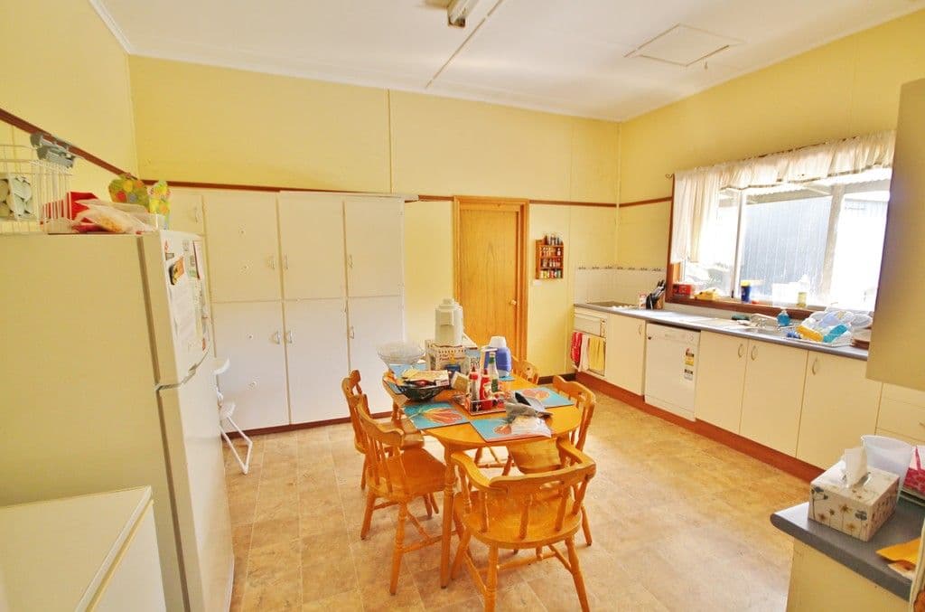 7 Prospect Street, Young - Thumbnail 2