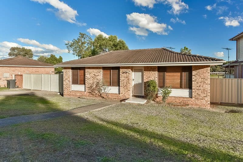10 Traminer Place, Eschol Park - Image 1
