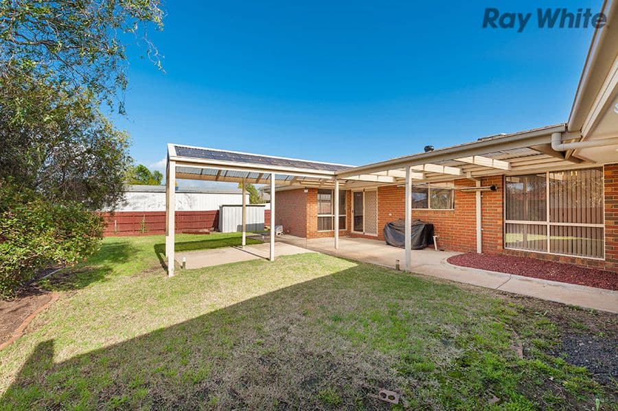 2 Favaro Place, Hillside VIC 3037, Hillside - Thumbnail 8