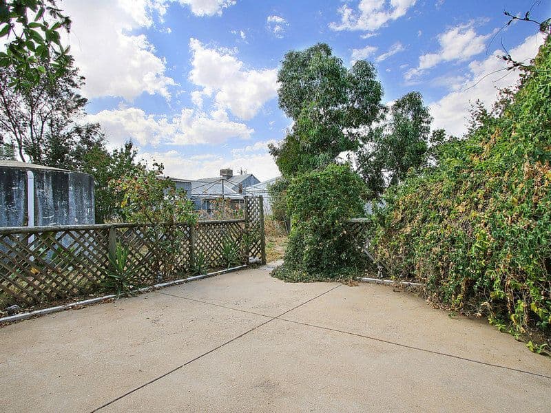 11 Devenish Road, St James, Benalla VIC 3672, Benalla - Thumbnail 4