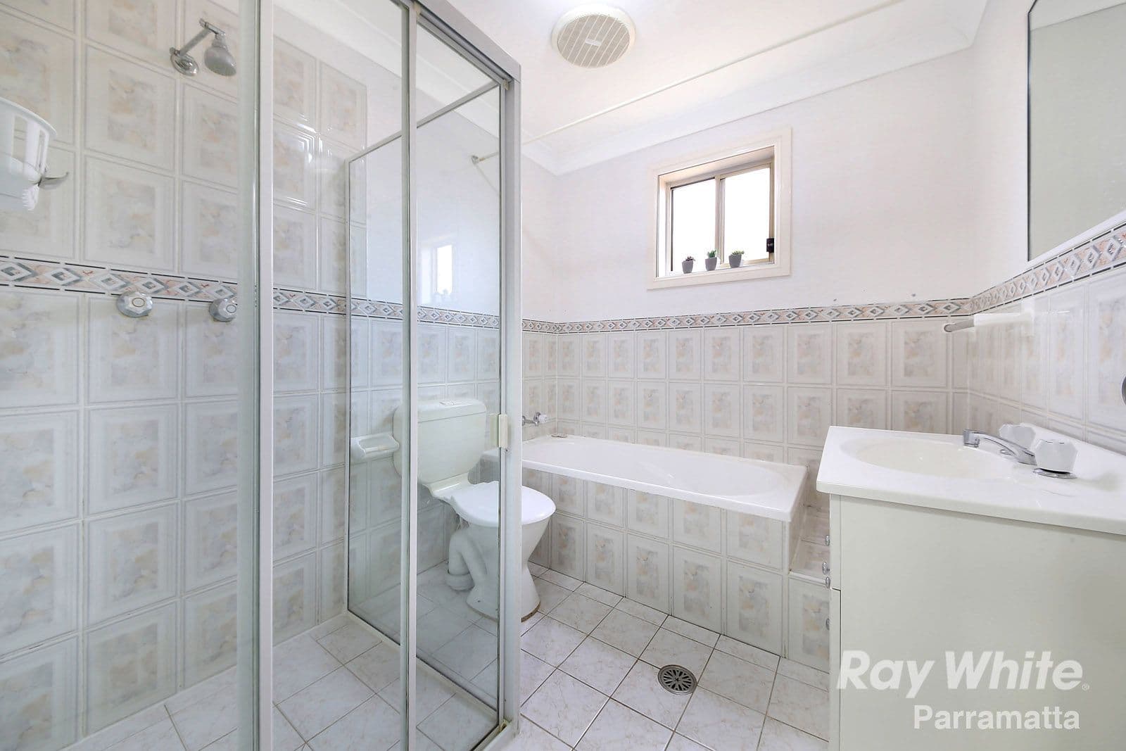 31-33 Tungarra Road, Girraween NSW 2145, Girraween - Thumbnail 5