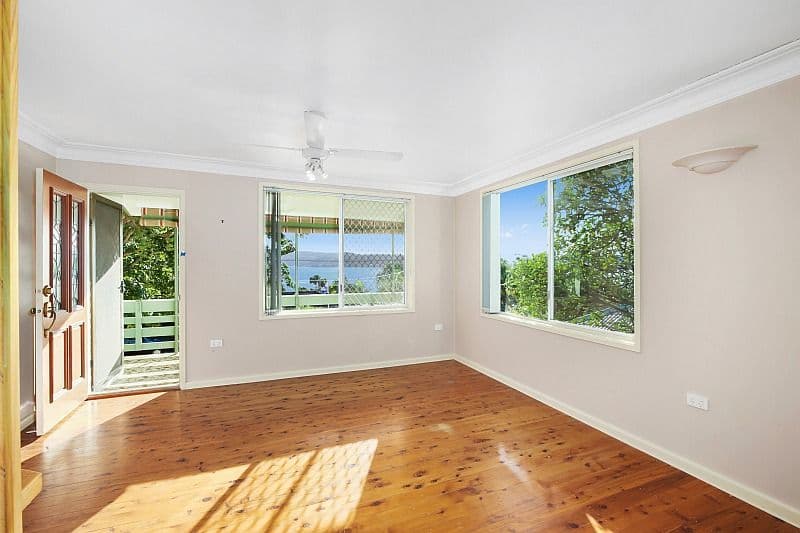 19 Marilyn Parade, Green Point - Thumbnail 4