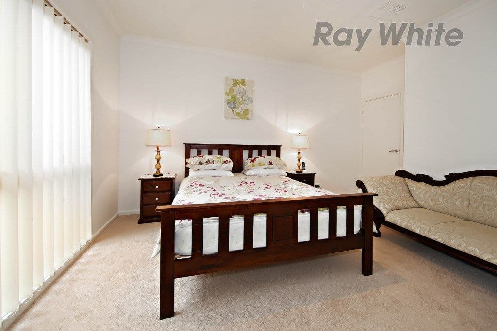 6 Etchell Court, Point Cook VIC 3030, Point Cook - Thumbnail 4