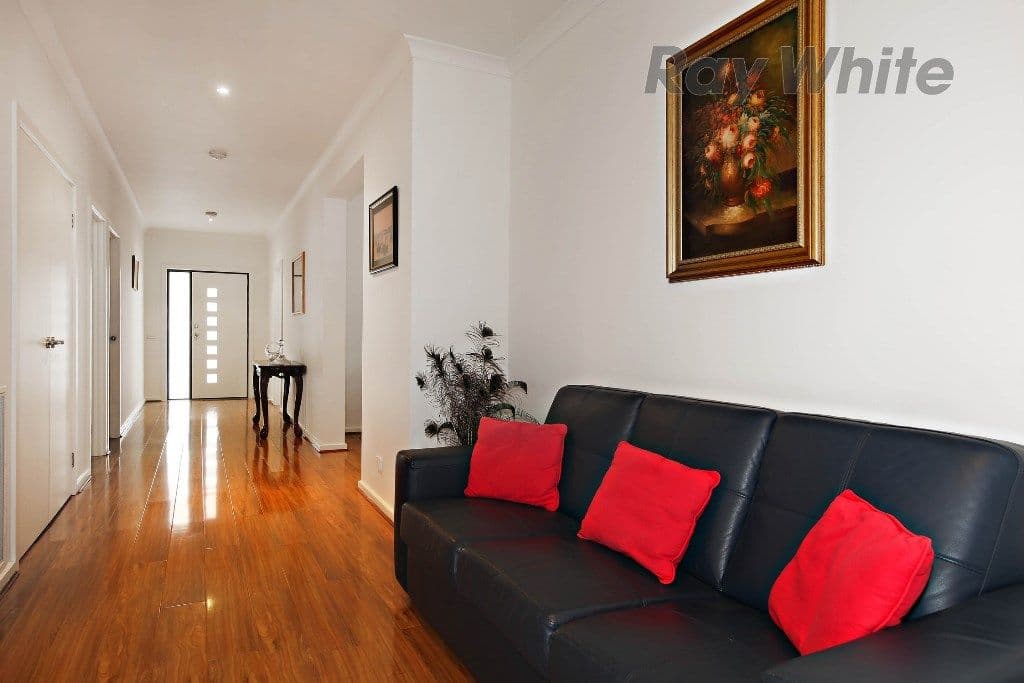 6 Etchell Court, Point Cook VIC 3030, Point Cook - Thumbnail 2