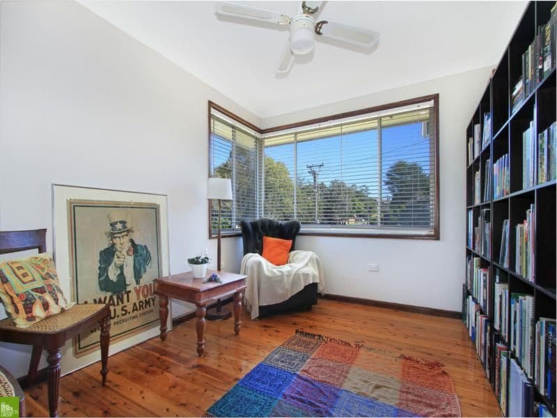 9 Gerard Avenue, Farmborough Heights - Thumbnail 2