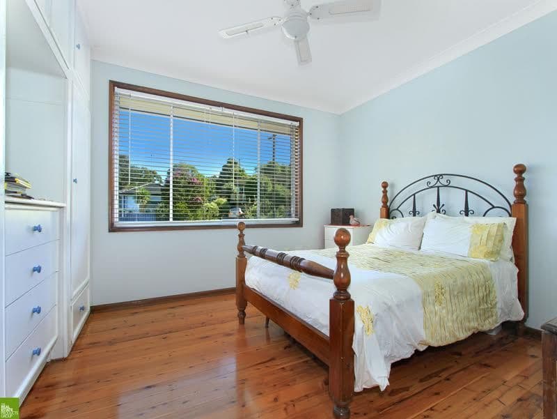 9 Gerard Avenue, Farmborough Heights - Thumbnail 3