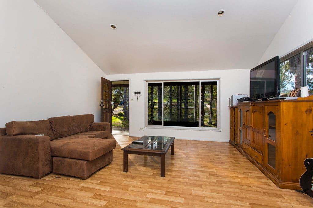 50 Queen Street, Clarence Town - Thumbnail 7