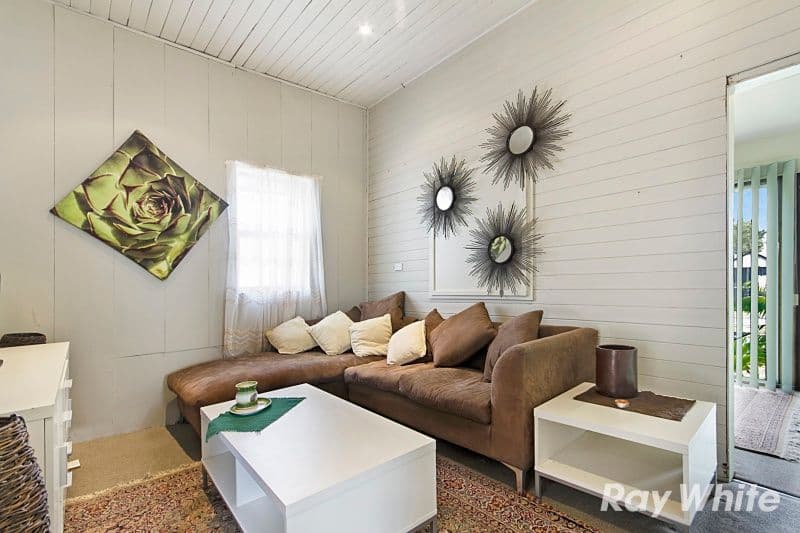 9 Lenora Avenue, Davistown - Thumbnail 3