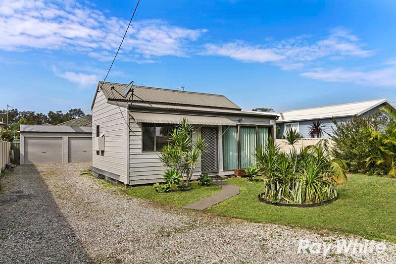 9 Lenora Avenue, Davistown - Image 1