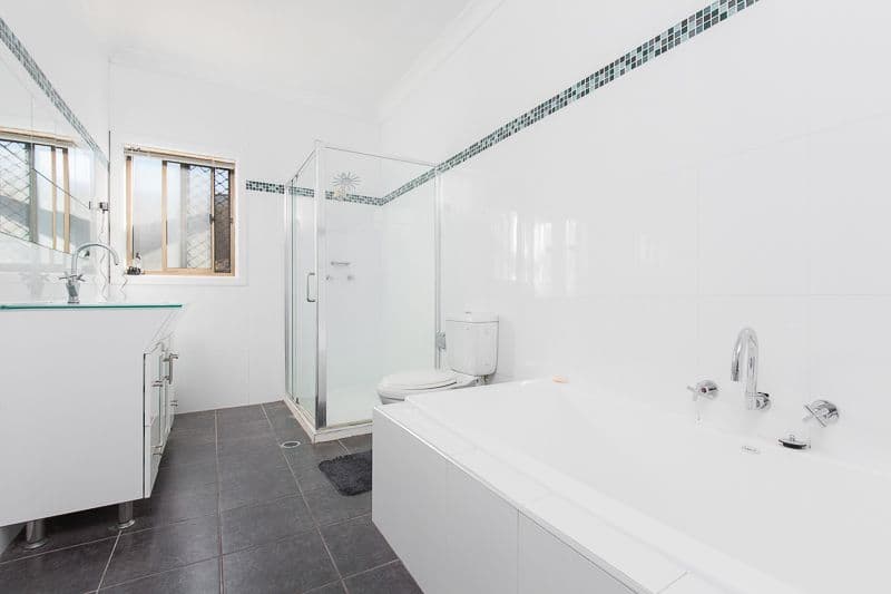 90 Leawarra Avenue, Barrack Heights - Thumbnail 5