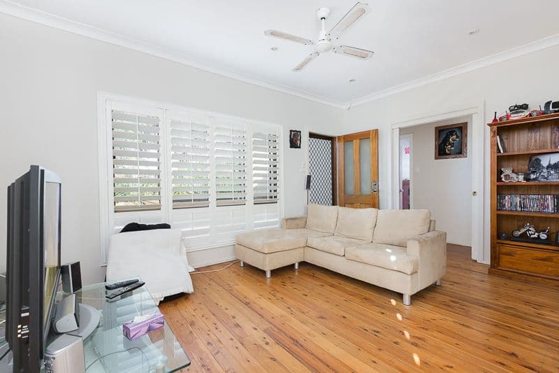 90 Leawarra Avenue, Barrack Heights - Thumbnail 2
