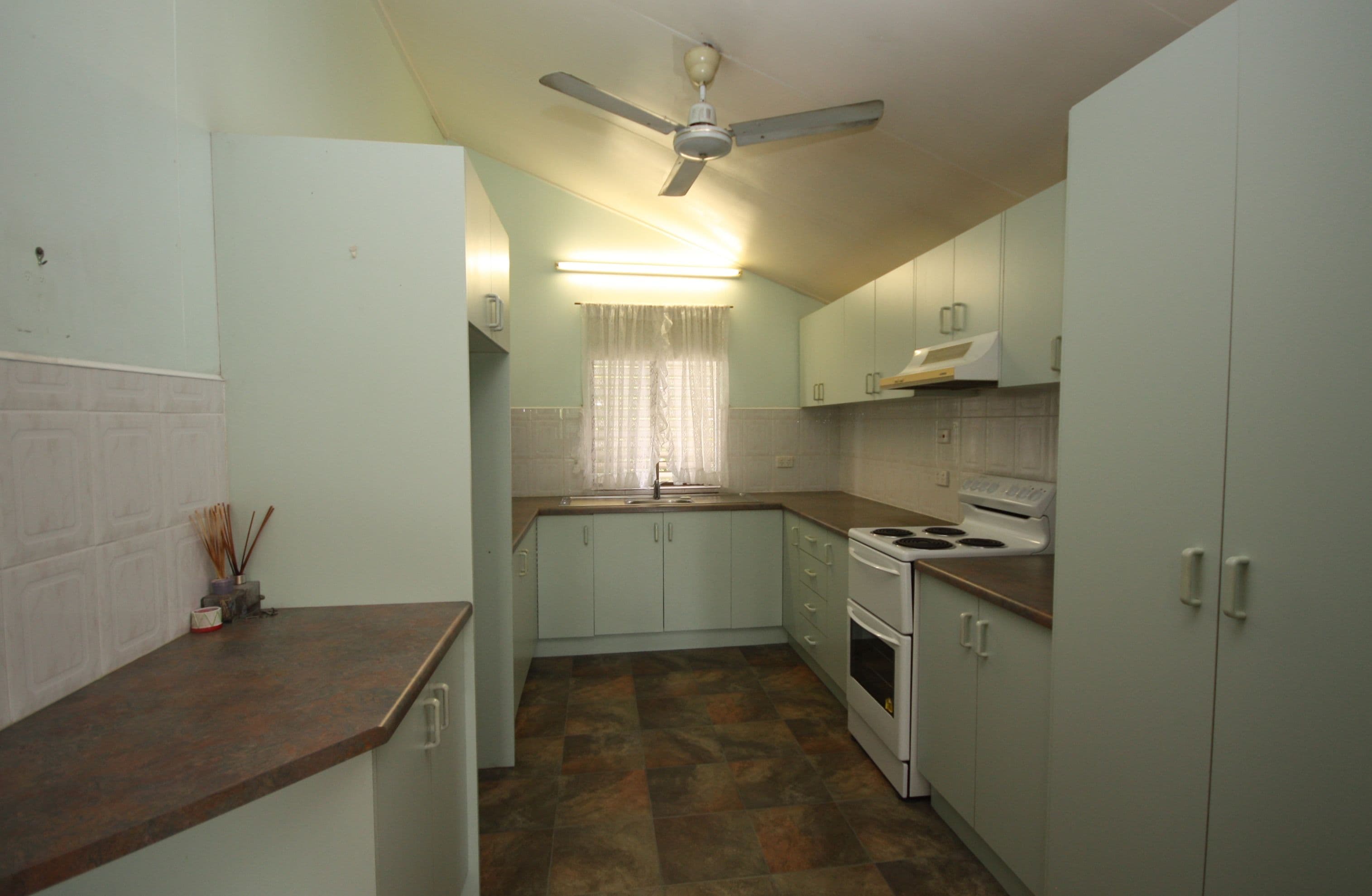 11 Perth Street, Ayr QLD 4807, Ayr - Thumbnail 2