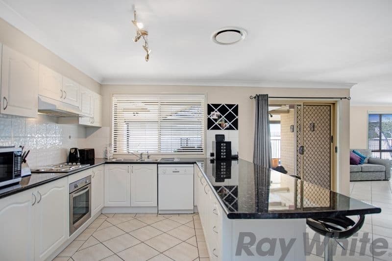 13 Peregrine Close, Aberglasslyn - Thumbnail 2