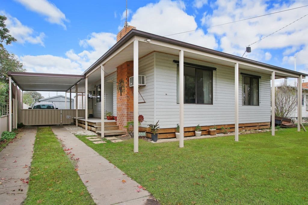 19 Royal Avenue, Benalla VIC 3672, Benalla - Image 1