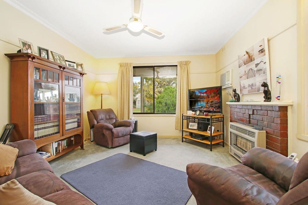 19 Royal Avenue, Benalla VIC 3672, Benalla - Thumbnail 2