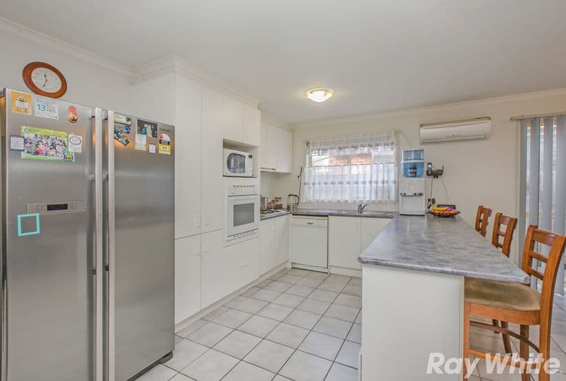 7 Barina Way, Mill Park VIC 3082, Mill Park - Thumbnail 2