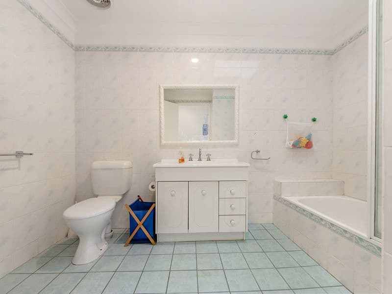 129 Sunshine Boulevard, Mermaid Waters QLD 4218, Mermaid Waters - Thumbnail 8