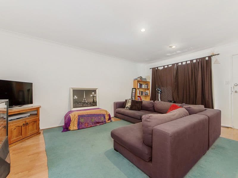 129 Sunshine Boulevard, Mermaid Waters QLD 4218, Mermaid Waters - Thumbnail 3
